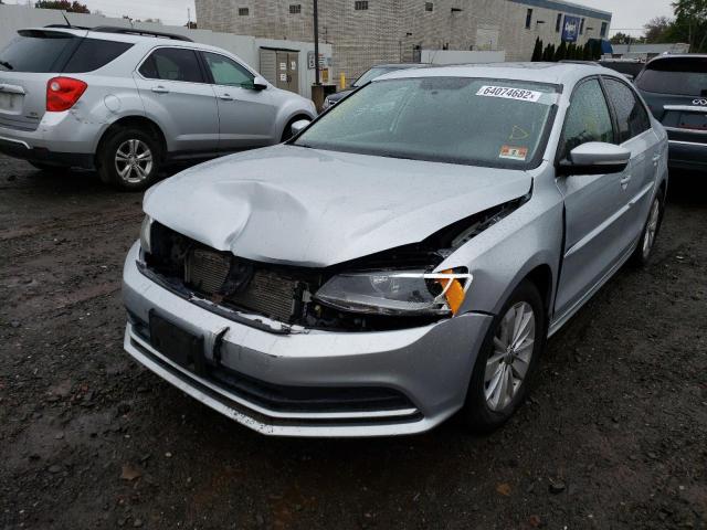 3VWD17AJ6FM234970 - 2015 VOLKSWAGEN JETTA SE SILVER photo 2