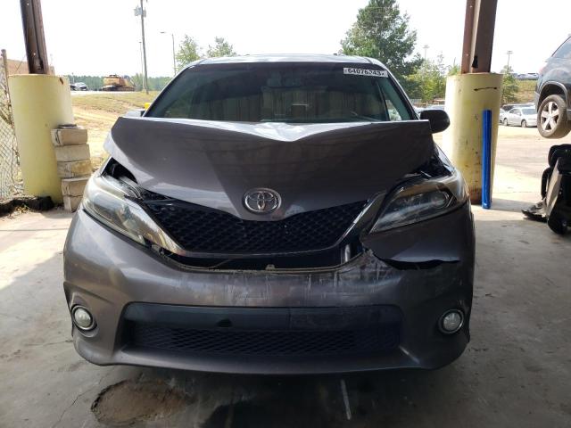 5TDXZ3DC3HS779722 - 2017 TOYOTA SIENNA SE GRAY photo 5