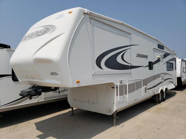 1UJCJ0BUXA1SZ0236 - 2010 JAYCO DESIGNER WHITE photo 2