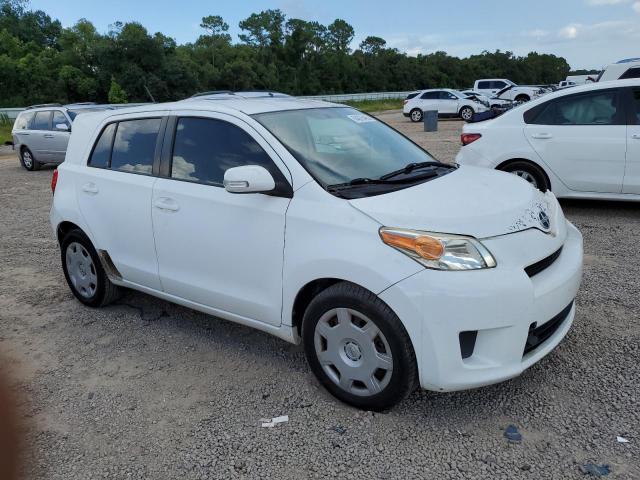 JTKKU4B49AJ058715 - 2010 TOYOTA SCION XD WHITE photo 4