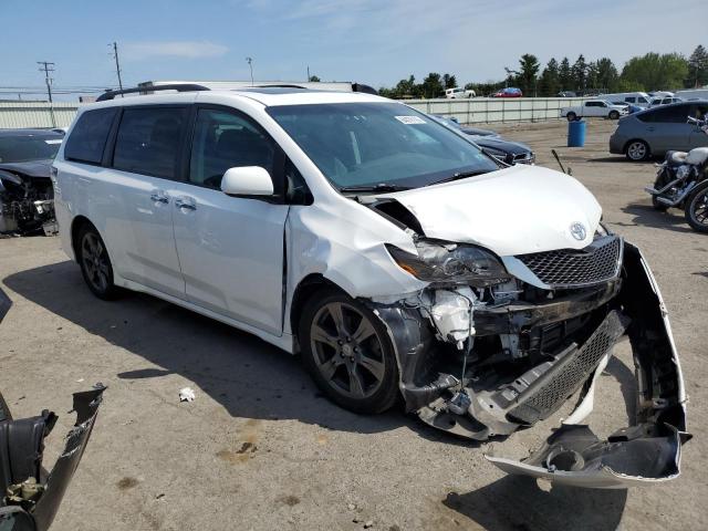 5TDXZ3DC6HS883637 - 2017 TOYOTA SIENNA SE WHITE photo 4