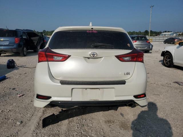 JTNKARJE8JJ569125 - 2018 TOYOTA COROLLA IM WHITE photo 6