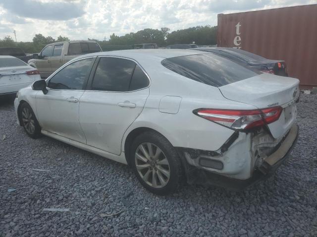 4T1B11HK6JU607866 - 2018 TOYOTA CAMRY L WHITE photo 2
