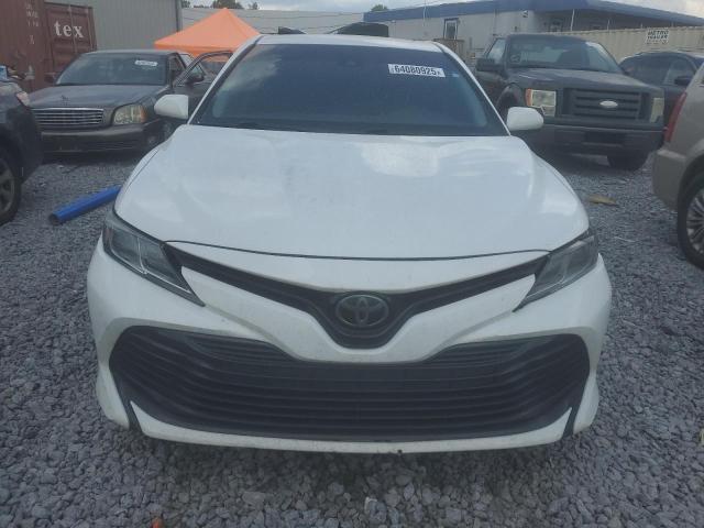 4T1B11HK6JU607866 - 2018 TOYOTA CAMRY L WHITE photo 5