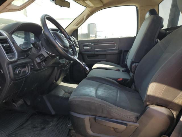 3C7WRMDL2KG537904 - 2019 RAM 5500 WHITE photo 7