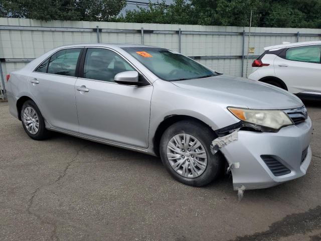 4T1BF1FK8CU026263 - 2012 TOYOTA CAMRY BASE 银色 照片 4