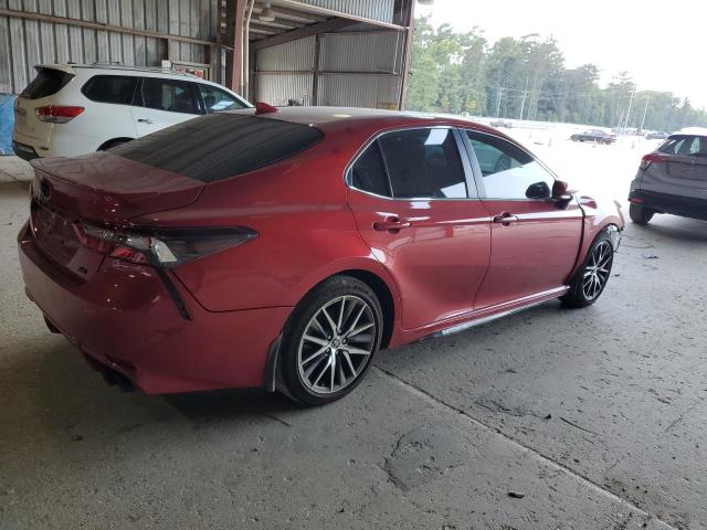 4T1G11AK5PU126418 - 2023 TOYOTA CAMRY SE NIGHT SHADE RED photo 3