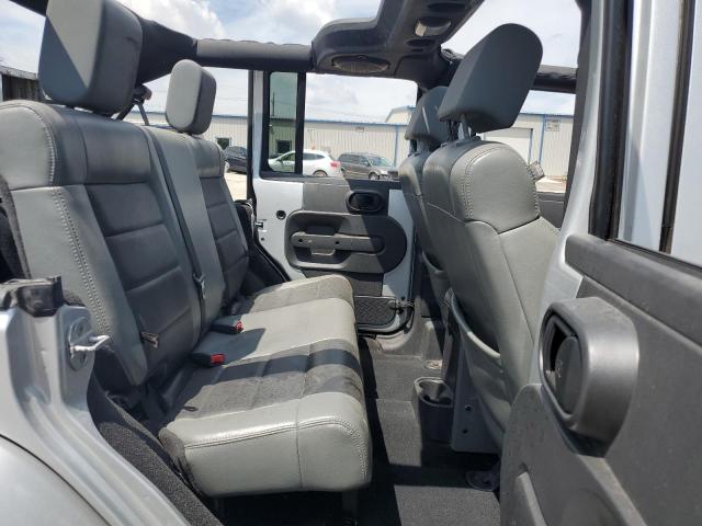 1J4HA5H18AL180445 - 2010 JEEP WRANGLER U SAHARA SILVER photo 11
