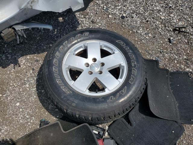 1J4HA5H18AL180445 - 2010 JEEP WRANGLER U SAHARA SILVER photo 13