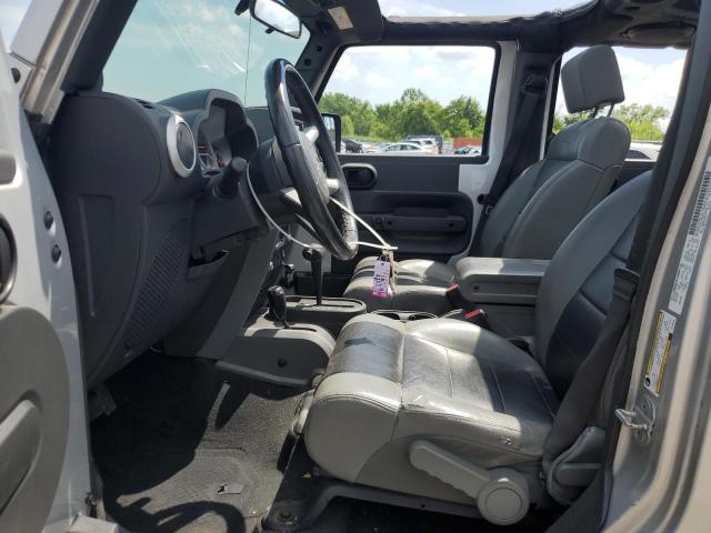 1J4HA5H18AL180445 - 2010 JEEP WRANGLER U SAHARA SILVER photo 7