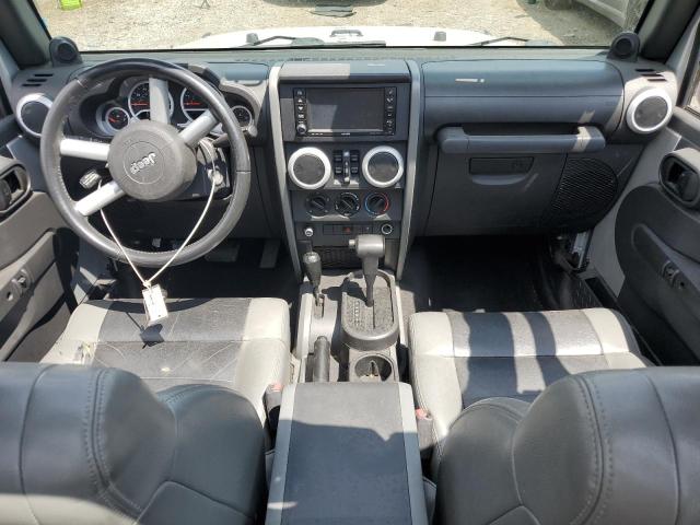 1J4HA5H18AL180445 - 2010 JEEP WRANGLER U SAHARA SILVER photo 8