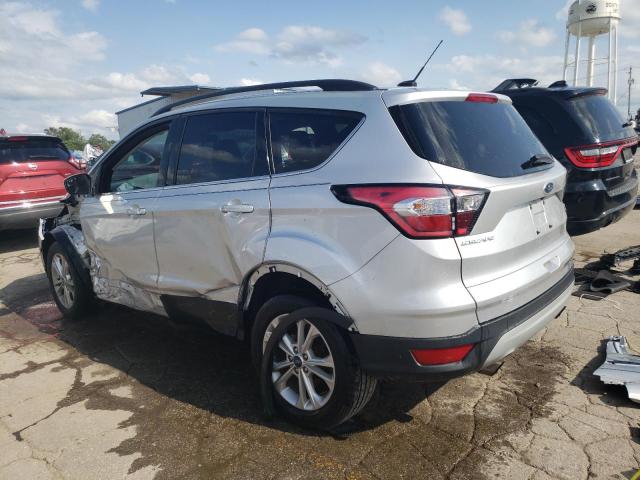 1FMCU9GDXJUA49825 - 2018 FORD ESCAPE SE SILVER photo 2