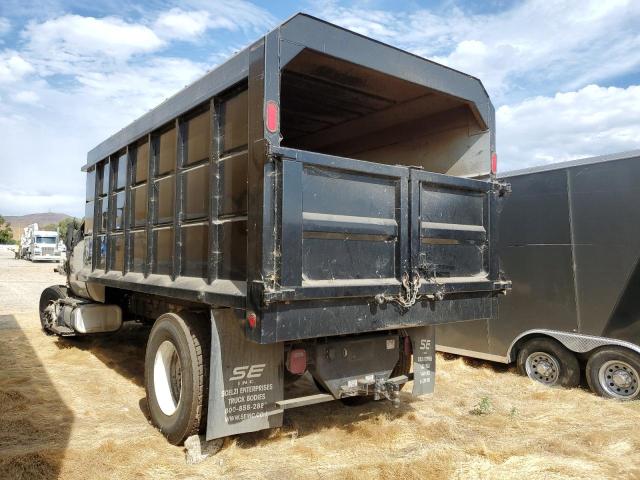 1FDNF6DE0HDB04307 - 2017 FORD F650 SUPER DUTY WHITE photo 2