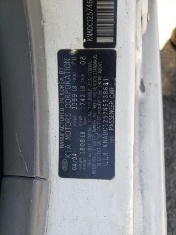 KNADC125746338681 - 2004 KIA RIO WHITE photo 12