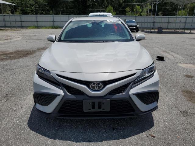 4T1G11AK0PU145491 - 2023 TOYOTA CAMRY SE NIGHT SHADE WHITE photo 5