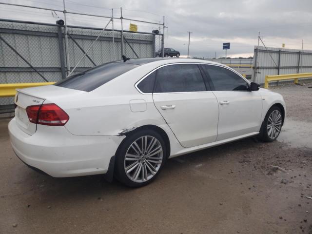 1VWBT7A34FC071532 - 2015 VOLKSWAGEN PASSAT SE WHITE photo 3
