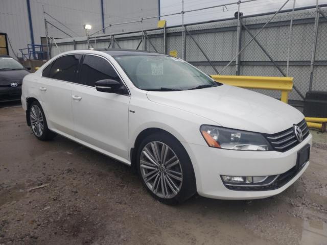 1VWBT7A34FC071532 - 2015 VOLKSWAGEN PASSAT SE WHITE photo 4