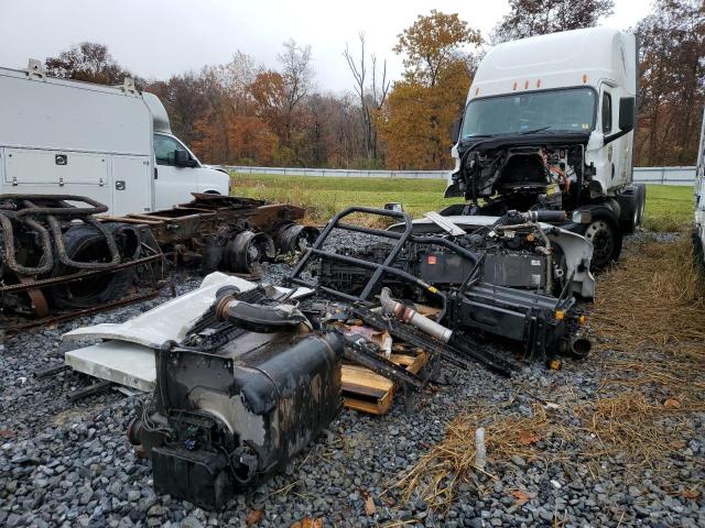 3AKJHHDR3JSJJ0512 - 2018 FREIGHTLINER CASCADIA 1 Білий фото 2