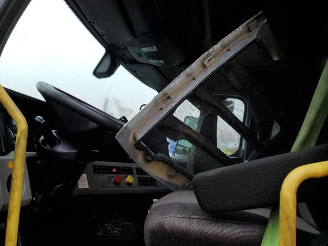 3AKJHHDR3JSJJ0512 - 2018 FREIGHTLINER CASCADIA 1 Білий фото 5