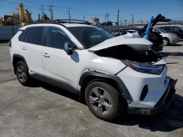 4T3RWRFV3SU178769 - 2025 TOYOTA RAV4 XLE WHITE photo 4