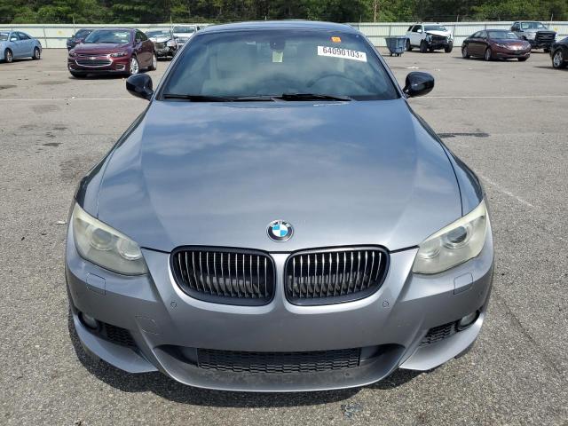 WBADX1C50BE569993 - 2011 BMW 335 IS GRAY photo 5