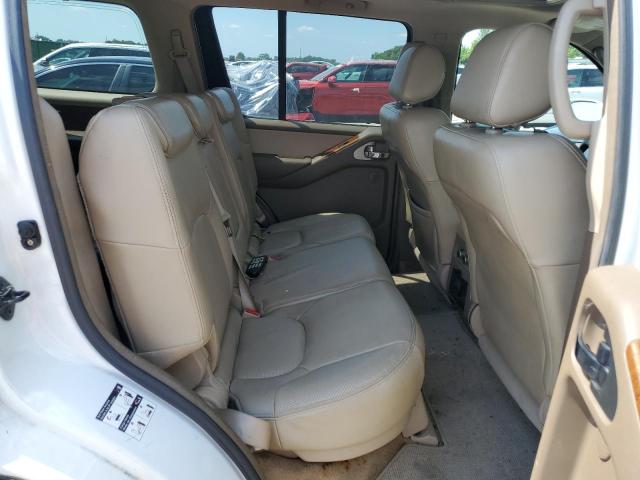 5N1AR18W15C708400 - 2005 NISSAN PATHFINDER LE WHITE photo 11