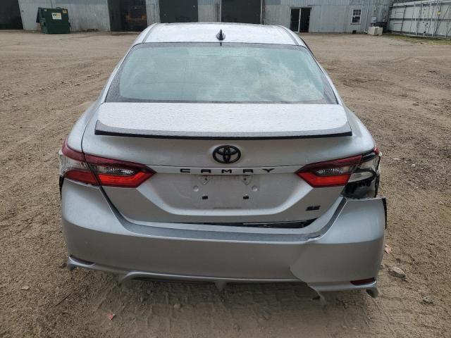 4T1T11AK9MU451521 - 2021 TOYOTA CAMRY SE 银色 照片 6