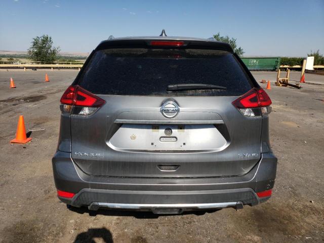 KNMAT2MV5JP592680 - 2018 NISSAN ROGUE S ნაცრისფერი ფოტო 6