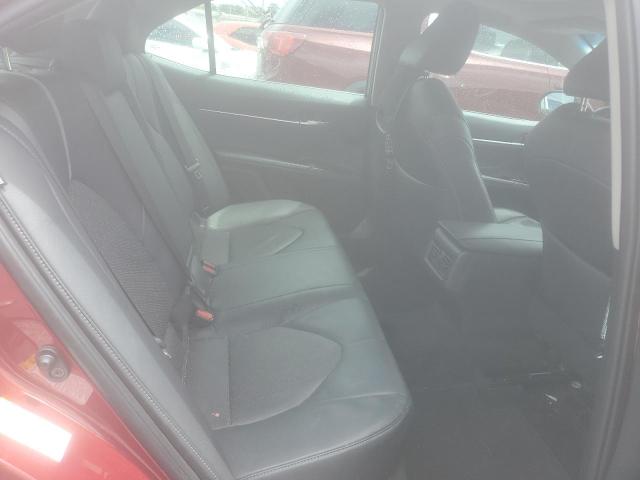 4T1B61HK2JU551538 - 2018 TOYOTA CAMRY XSE 红色 照片 10