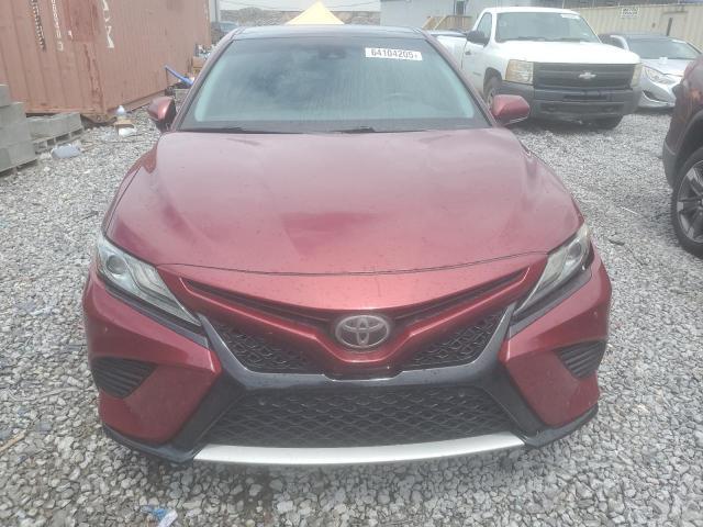 4T1B61HK2JU551538 - 2018 TOYOTA CAMRY XSE 红色 照片 5