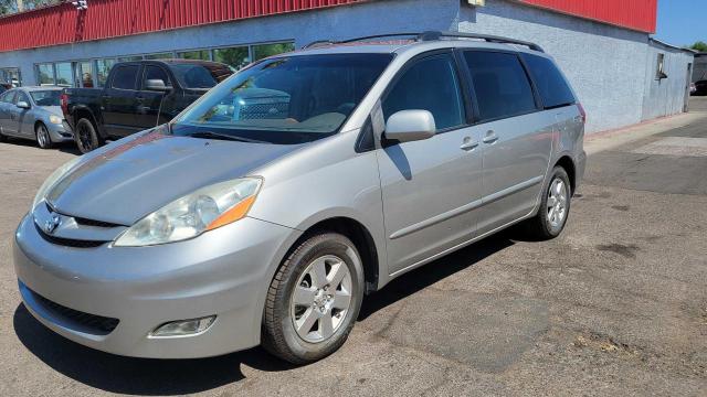 5TDZK22C49S266345 - 2009 TOYOTA SIENNA XLE SILVER photo 2