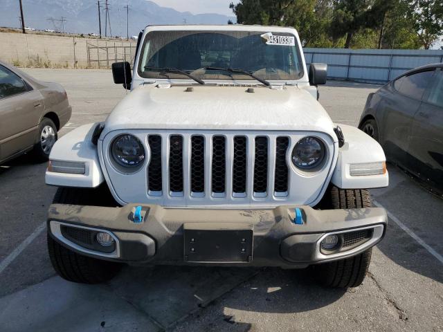 1C4JJXP60PW641449 - 2023 JEEP WRANGLER SAHARA 4XE WHITE photo 5