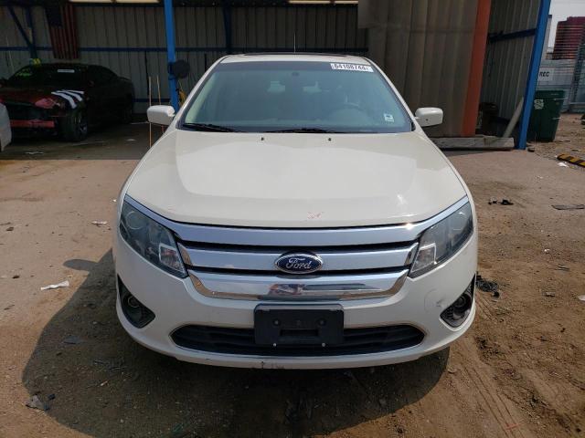 3FAHP0HA9CR134981 - 2012 FORD FUSION SE WHITE photo 5