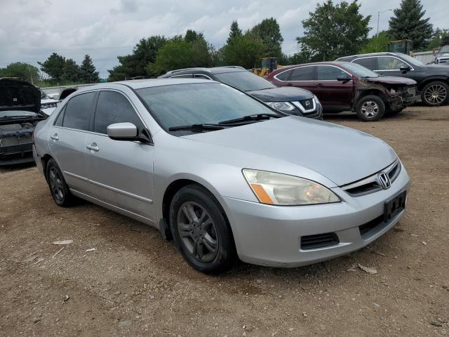 1HGCM56887A026167 - 2007 HONDA ACCORD EX SILVER photo 4