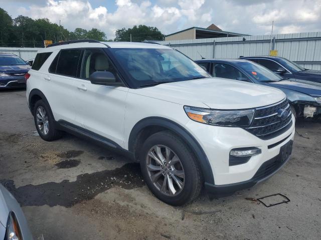 1FMSK8DH6MGA36639 - 2021 FORD EXPLORER XLT WHITE photo 4