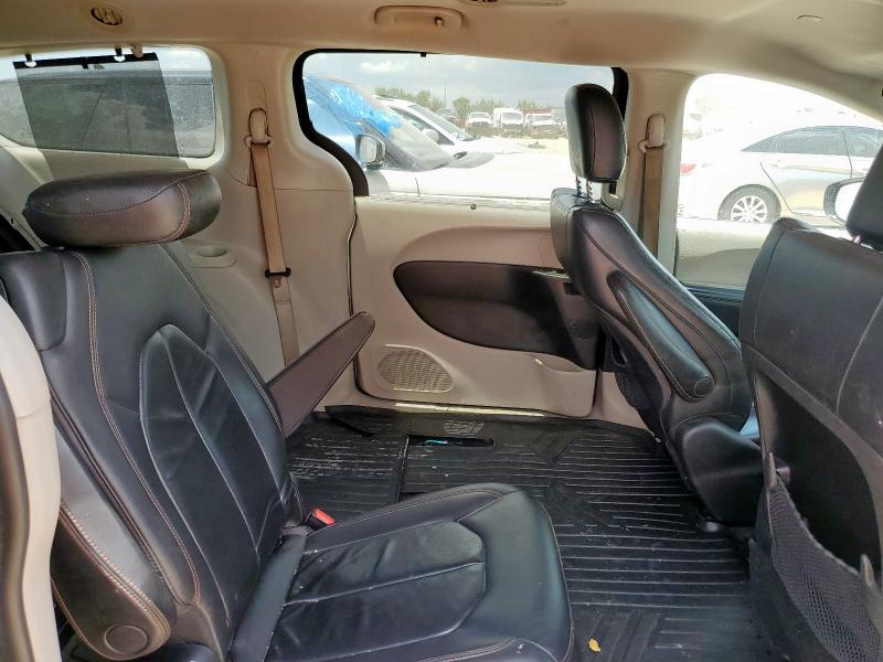 2C4RC1BGXHR784817 - 2017 CHRYSLER PACIFICA TOURING L BLACK photo 11