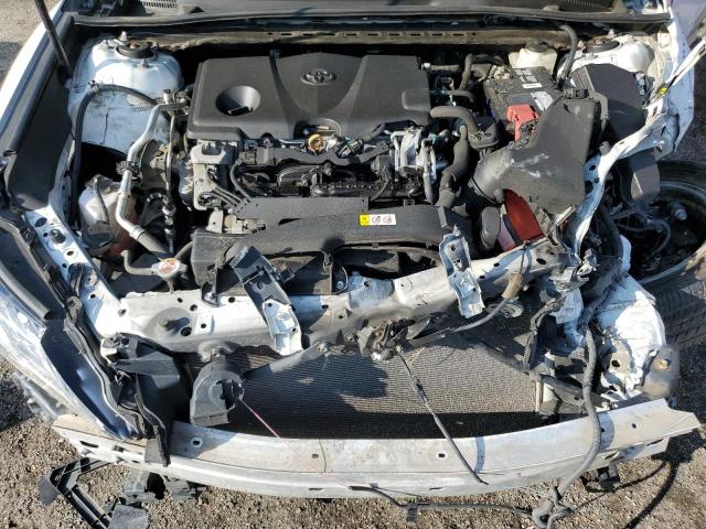 4T1B11HK8JU116067 - 2018 TOYOTA CAMRY L WHITE photo 11