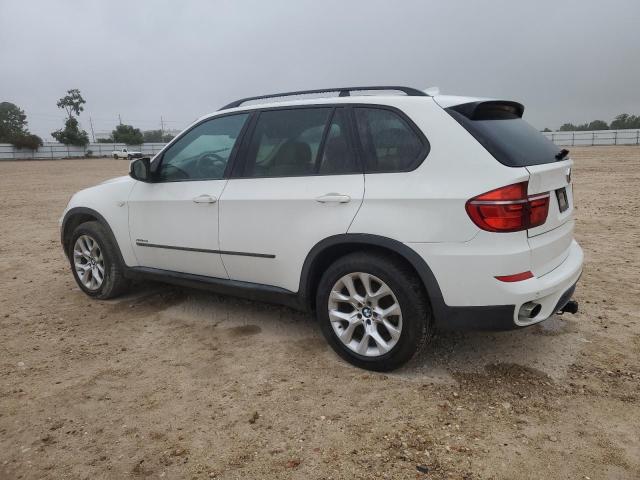 5UXZV4C56BL416299 - 2011 BMW X5 XDRIVE35I WHITE photo 2