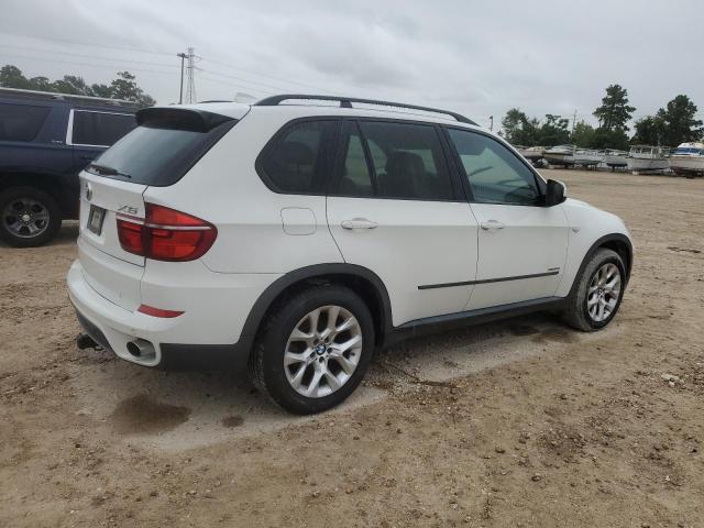 5UXZV4C56BL416299 - 2011 BMW X5 XDRIVE35I WHITE photo 3