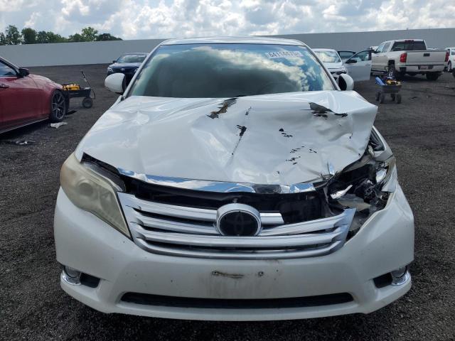 4T1BK3DB2BU412069 - 2011 TOYOTA AVALON BASE WHITE photo 5