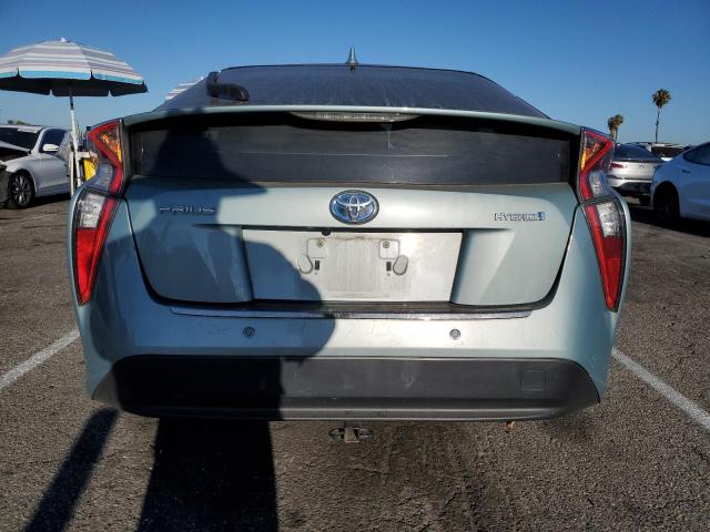 JTDKARFU1J3547976 - 2018 TOYOTA PRIUS SILVER photo 6