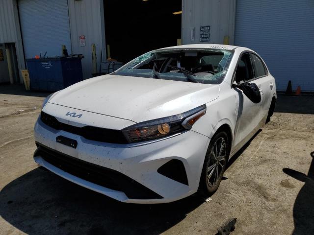 3KPF24AD7PE598389 - 2023 KIA FORTE LX WHITE photo 1