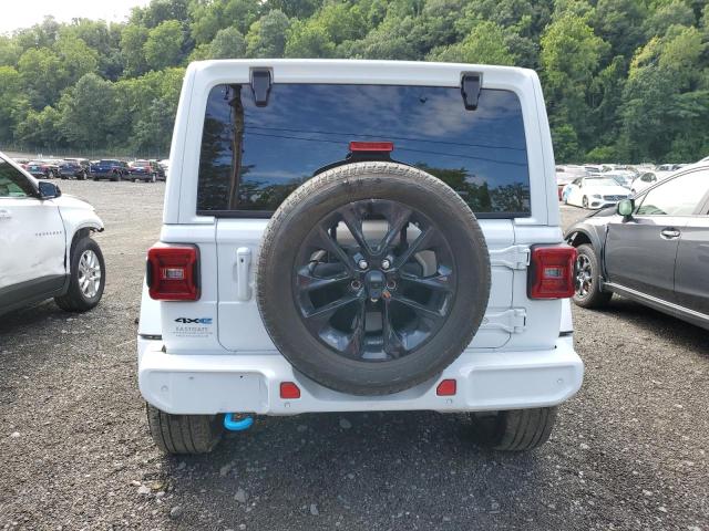 1C4JJXP63MW642932 - 2021 JEEP WRANGLER U SAHARA 4XE WHITE photo 6