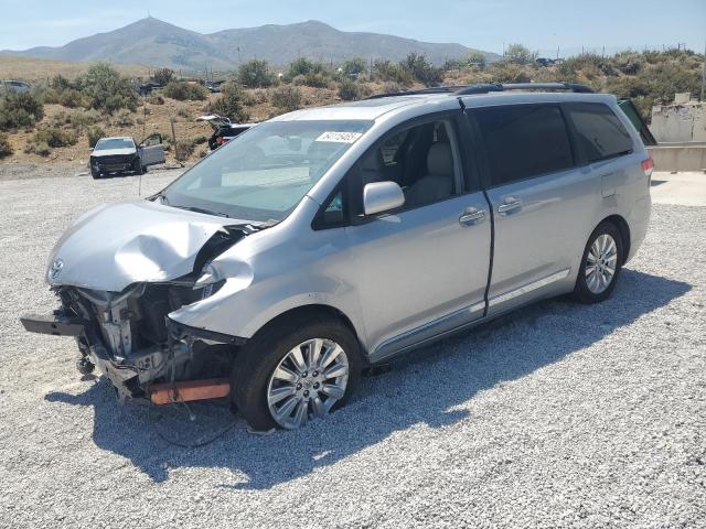 2013 TOYOTA SIENNA XLE, 