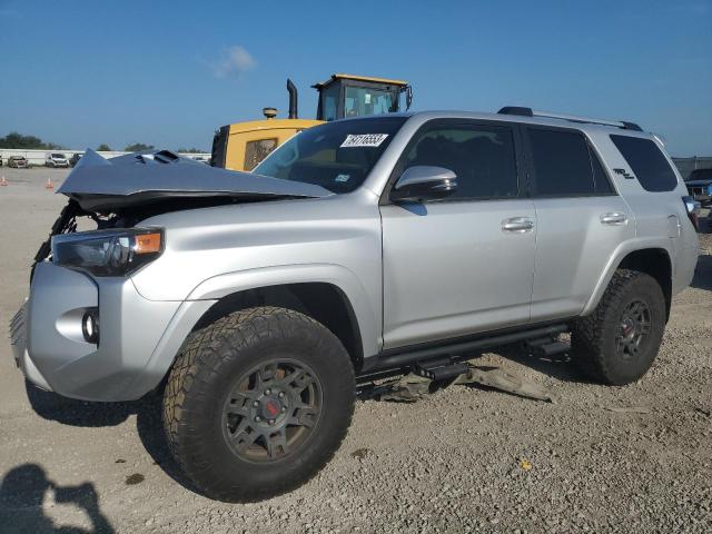 JTEBU5JR0J5588716 - 2018 TOYOTA 4RUNNER SR5/SR5 PREMIUM 银色 照片 1