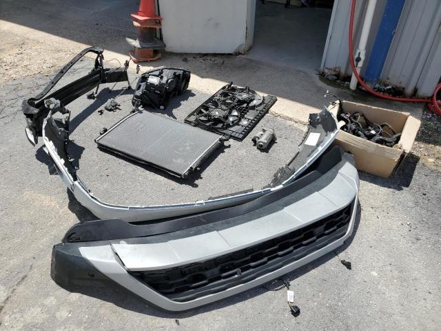 1V25E2CA7LC219515 - 2020 VOLKSWAGEN ATLAS CROS SE Blanc photo 13