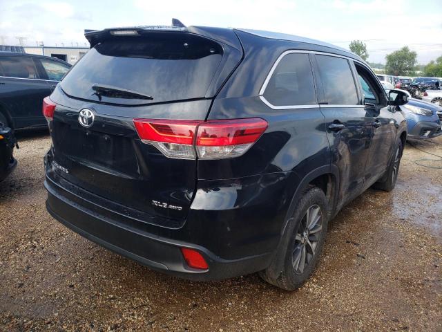 5TDJZRFH9HS407710 - 2017 TOYOTA HIGHLANDER SE BLACK photo 3