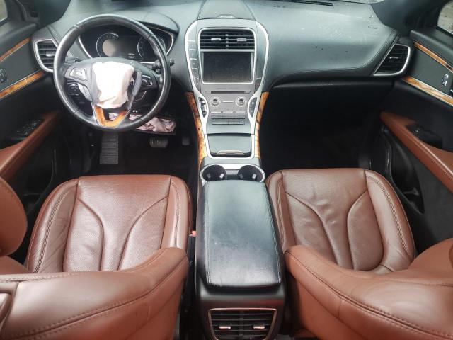 2LMPJ8LP2HBL10566 - 2017 LINCOLN MKX RESERVE أسمر صورة 8