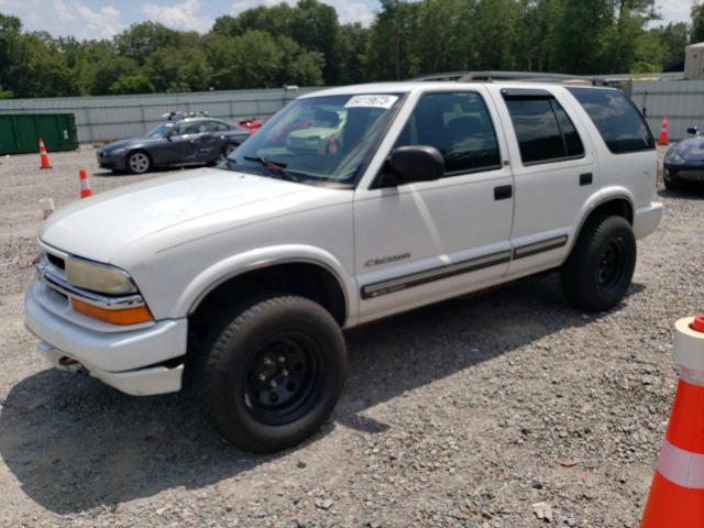 1GNDT13X43K170885 - 2003 CHEVROLET BLAZER 4X4 WHITE photo 1