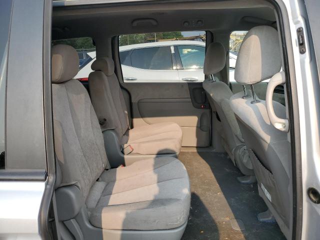 KNDMB233186217675 - 2008 KIA SEDONA EX SILVER photo 11